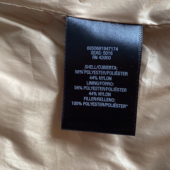 Attention Puffer Jacket - Picture 6 of 10